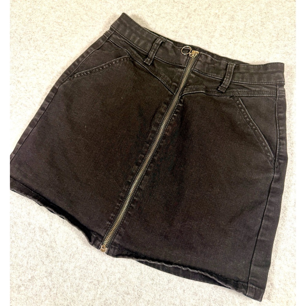 SO  Black Denim Zip Up Mini Skirt, Women's Size 7/28 four Pockets, SKU 142